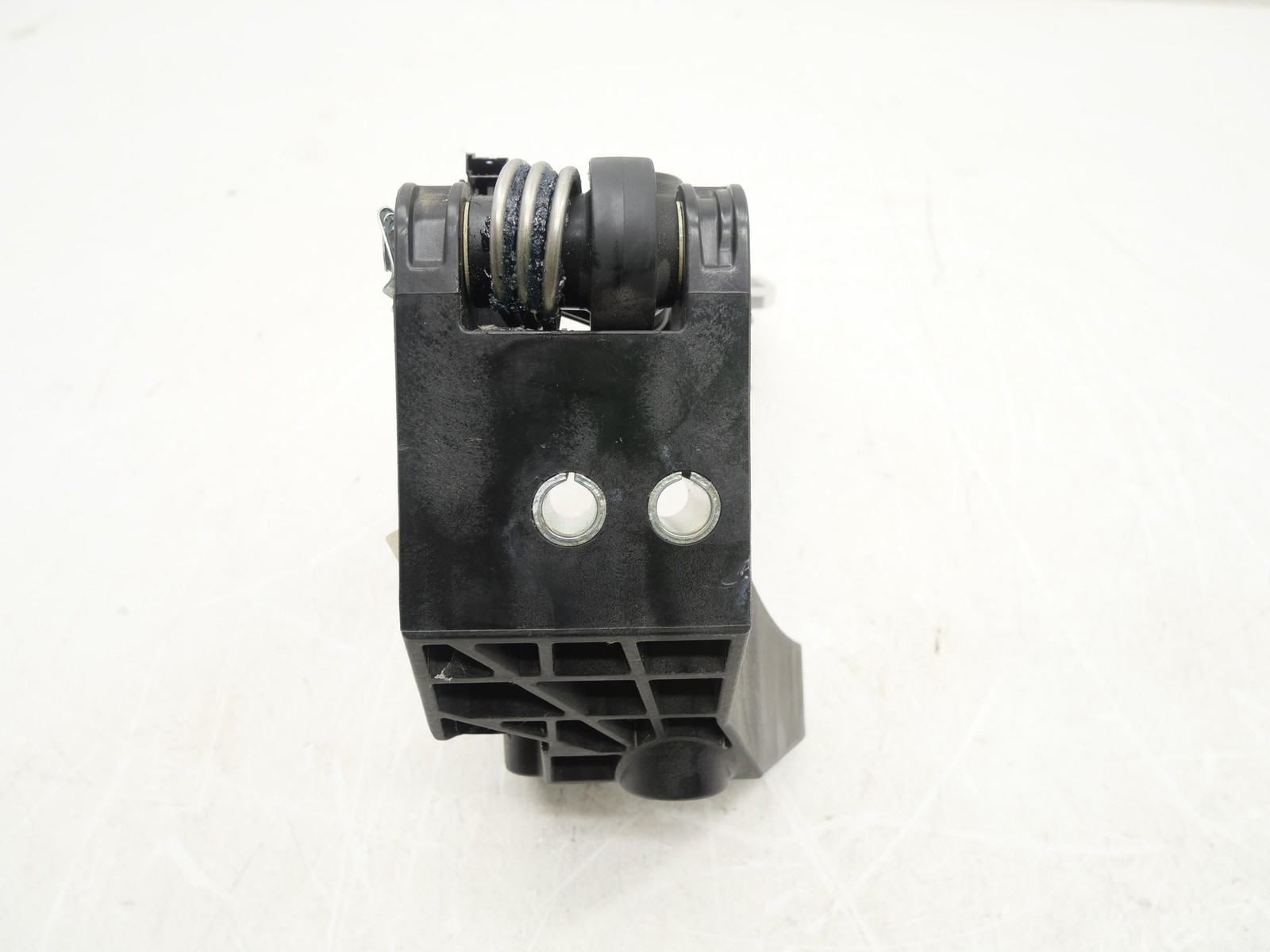 Used Brake Pedal Pad Bracket Support Assembly 2016-2021 McLaren 570S 11CA001 OEM