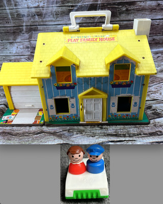 Fisher Price Vintage Little People Play Family House 952, 2 People, and Car