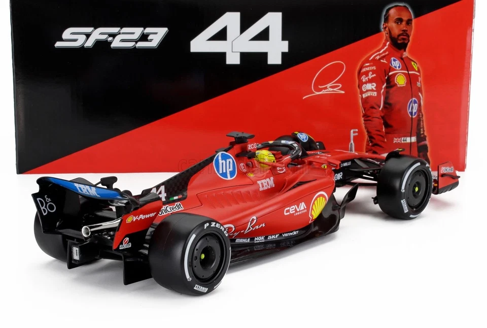 MODELLINO AUTO STATICO F1 BURAGO FERRARI SF23 HAMILTON PROVA FIORANO 2025 1/18 - Immagine 3 di 4