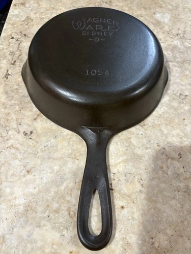 Wagner Ware Cast Iron Skillet No. 4 Stylized Logo 1054