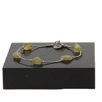 Mineralien Und Edelsteine. Armband Aus Edelstahl Mit 5 Apatit Perlen