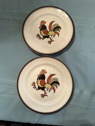 Vintage Set 2 MCM Metlox Poppytrail Vernon Red Rooster 10" Dinner Plates USA - Picture 2 of 6