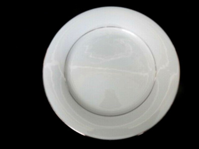 Noritake China Derry 10 1/2'' Dinner Plate White Platinum Trim Very Good Cond.