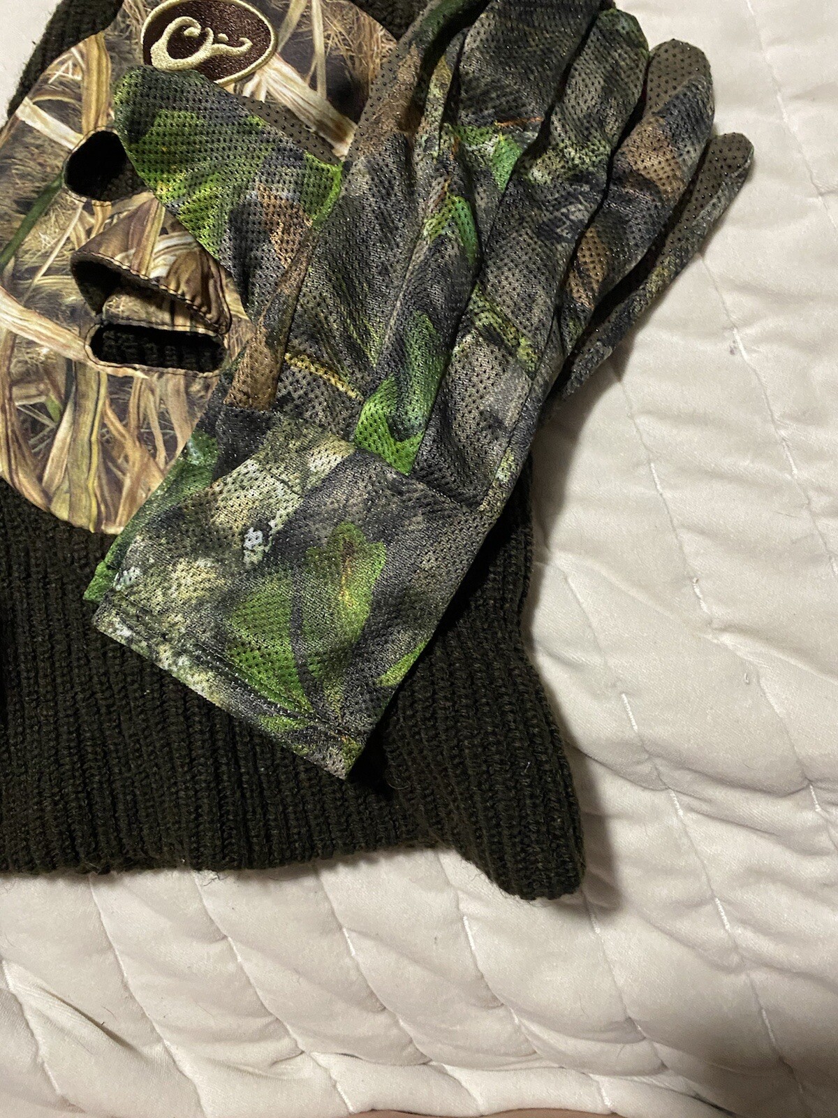 Camouflage Full Face Toboggan Hunting Mask Hat & Matching Mesh Gloves