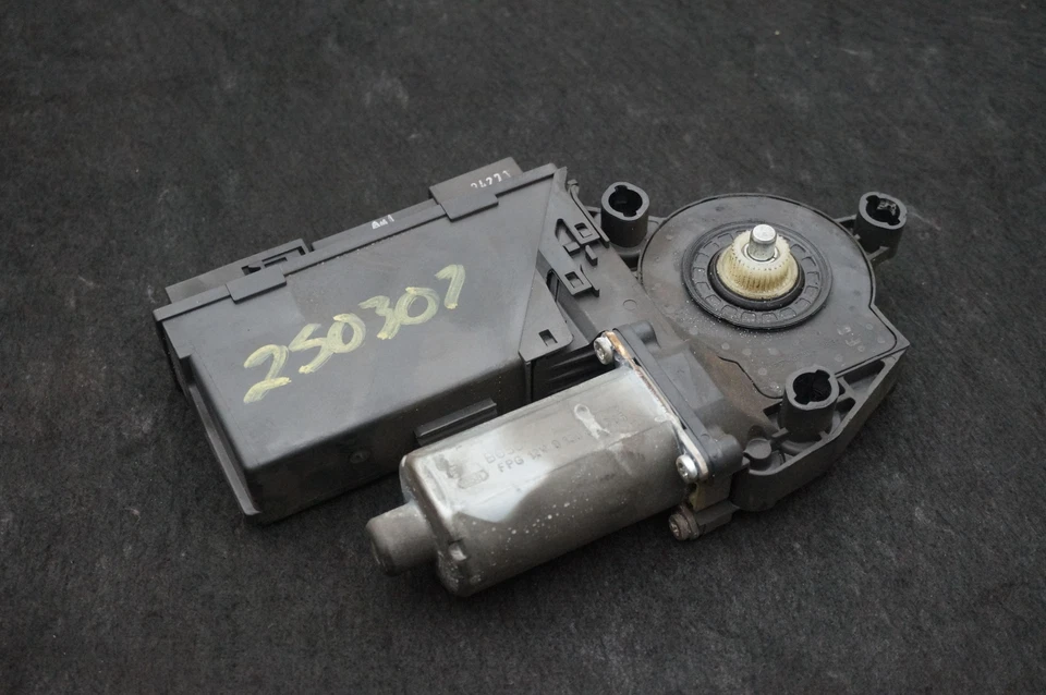 Motor ventana puerta delantera izquierda con módulo 401959801 Lamborghini Gallardo Spyder 2008 Foto 4 de 4