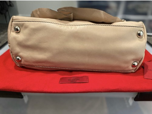 Valentino Hand Bag - 第 2/2 張圖片