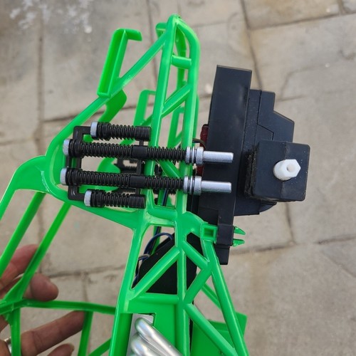 Spin Master Monster Jam Grave Digger RC 66801 RX Chassis Cage With USB Cable - Picture 5 of 10