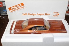 Danbury Mint 1969 Dodge Super Bee 124 Danbury Mint 1969 Dodge Super Bee 124