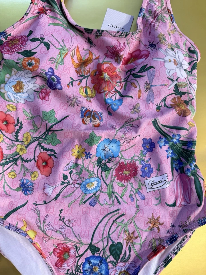 Traje de Baño Gucci Nuevo Floral Rosa Talla Mediana  Foto 2 de 4