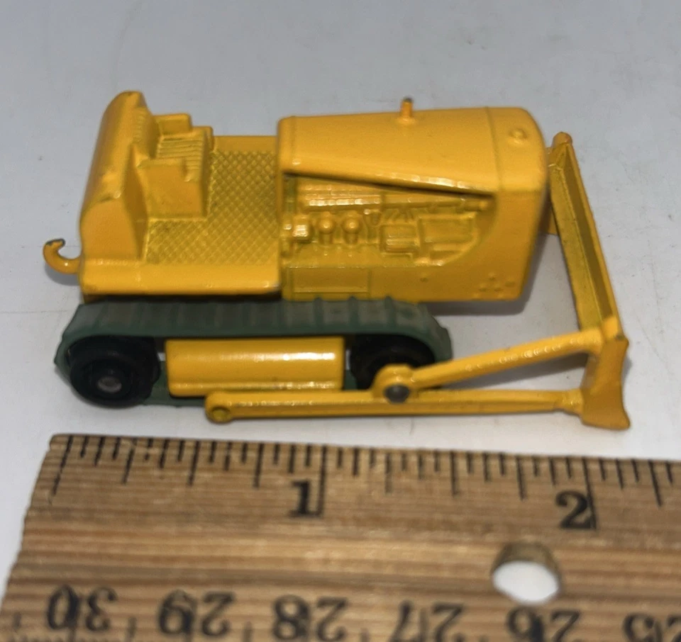 Lesney Matchbox Toys MB18d Caterpillar Bulldozer No.18 Amazing Condition - Image 3 of 4