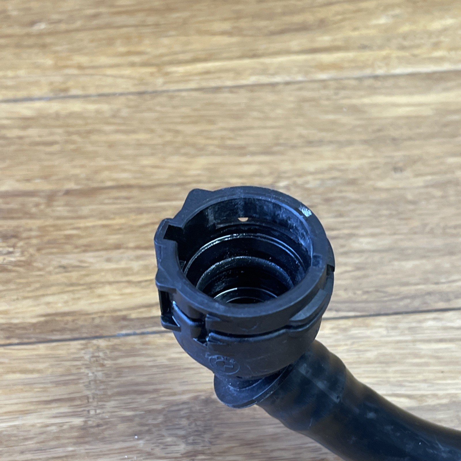 2014-2020 BMW i8 I12 Rear Auxiliary Radiator Coolant Hose Line 7640847 OEM