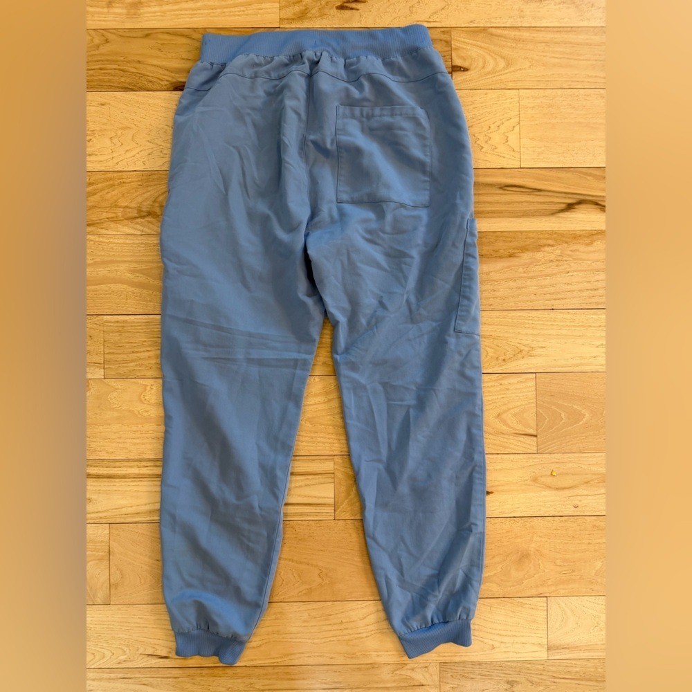 Fabletics pants size medium - image 7