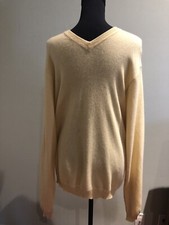 100 men s cashmere Pull over sweater color yellow