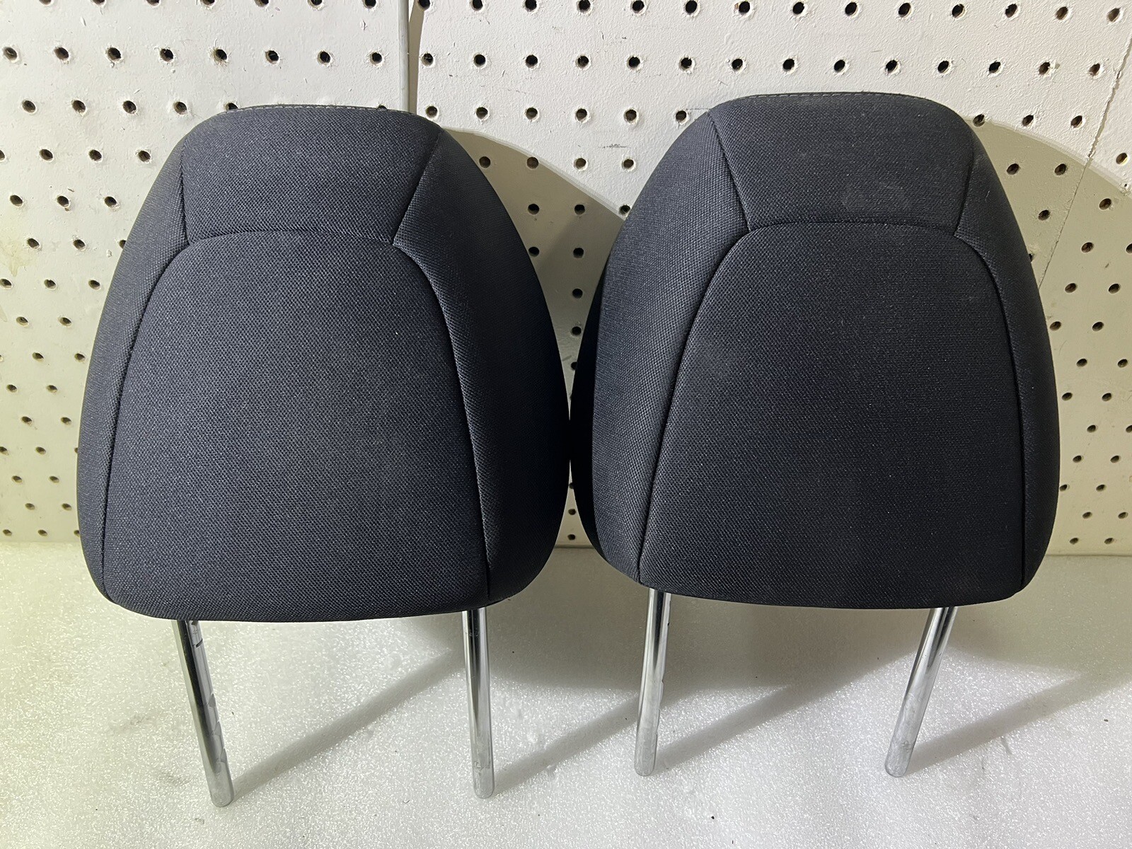 20172020 NISSAN ROGUE FRONT & REAR LEFT RIGHT MIDDLE HEADRESTS SET OF