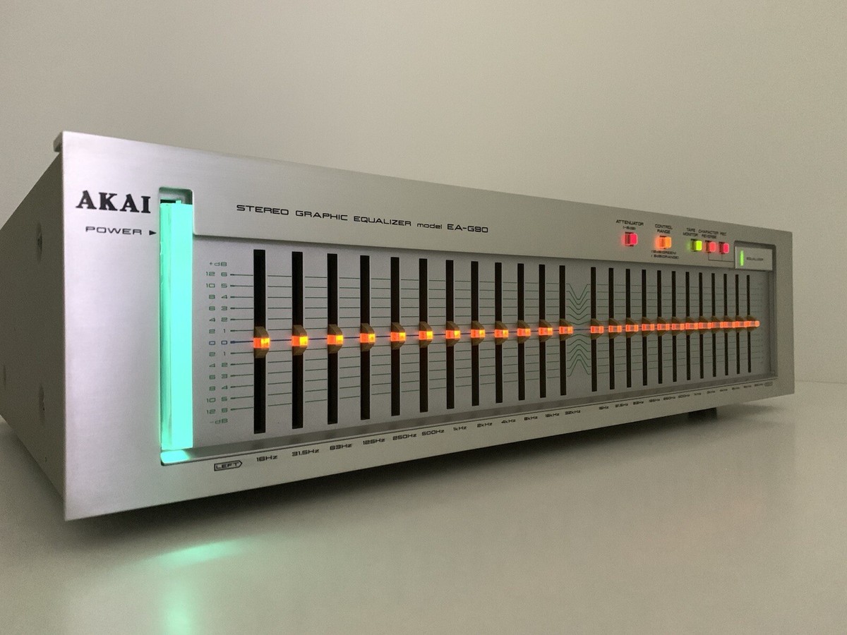 Akai EA-G90 Égaliseur Graphique Stéréo Rare LED 2 Couleurs