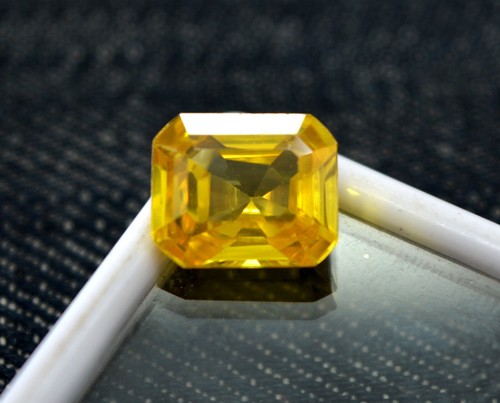 Certified Natural Untreated Yellow Sapphire VS Clarity Madagascar 7.20 ct Y526