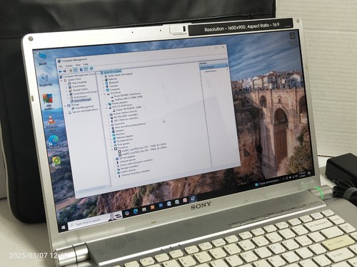 SONY VAIO FW Series C2D/4GB/128GB SSD/16.4"/Blue-Ray/WIN10/Office 2007/Adobe CS3 - Picture 2 of 19