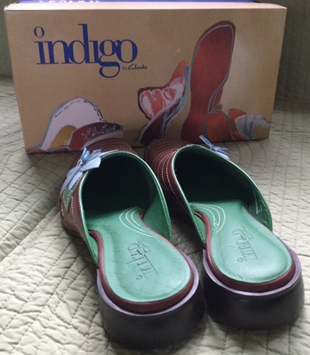 NUOVO INDIGO BY CLARKS DONNA MANAS BROWN ISLAND SLIDES/SANDALI CON FIORE TAGLIA 8,5 - Foto 3 di 3