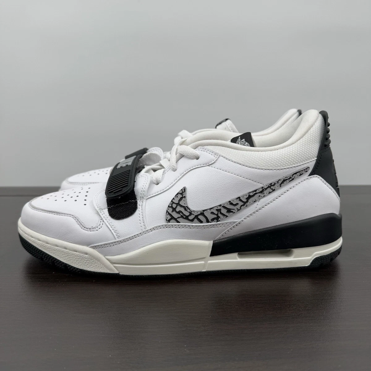 Nike Jordan Legacy 312 Low White Gold Black Elephant Print Men\'s Size 10 Jordan Legacy 312 Low  main image 2