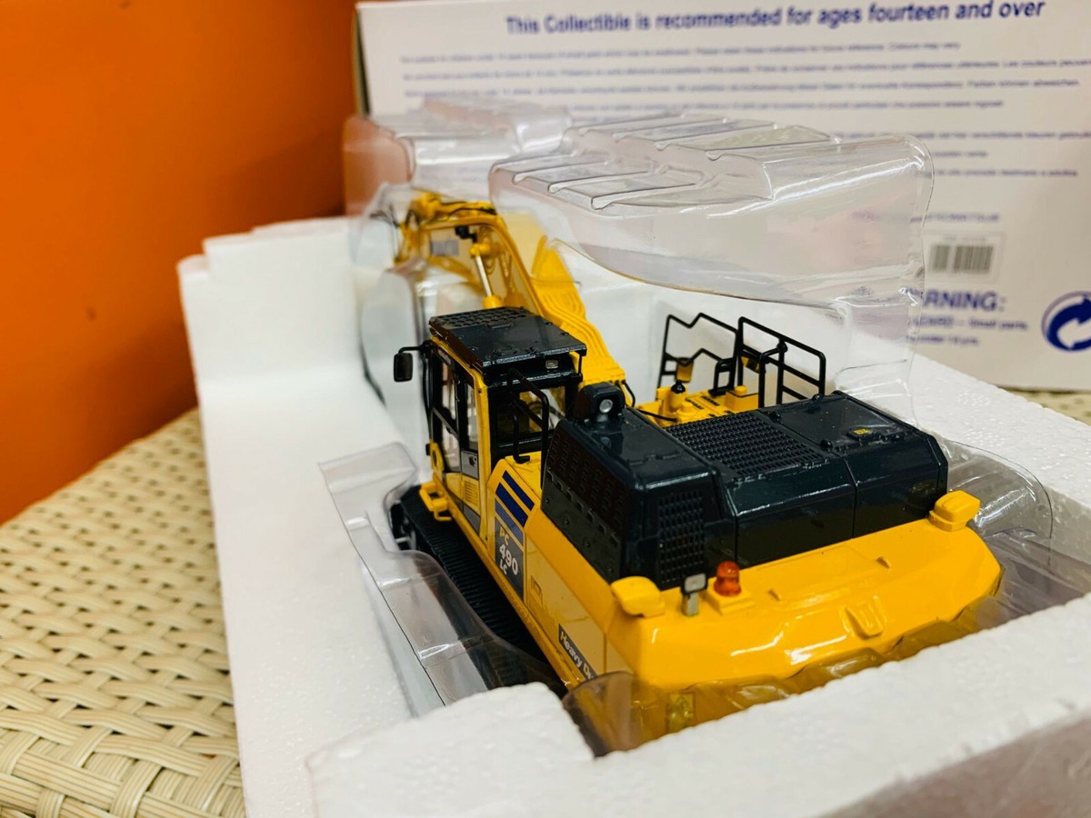 KOMATSU PC490LC-11 ミニカー Komatsu PC490LC-11 Heavy Duty Excavator 1/50 DieCast UH8120