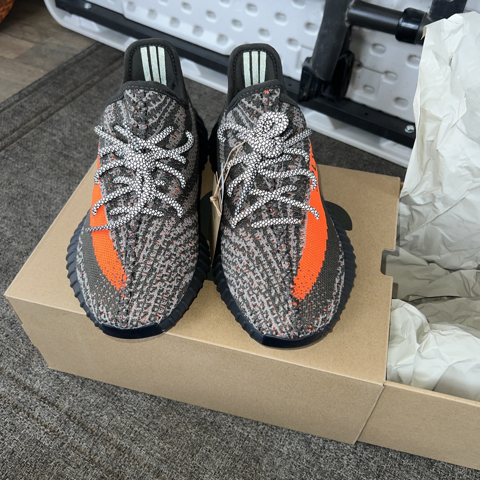 Yeezy Boost 350 V2 Carbon Beluga Size 6 (NEW) image 5