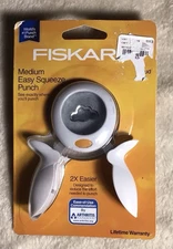 Fiskars Medium Easy Squeeze Punch Cloud