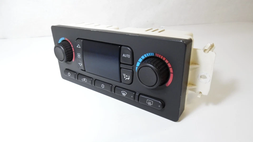2005-2007 Chevrolet Silverado 1500 Auto Climate AC Heater Temperature Control OE - Image 3 of 4
