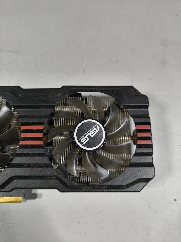 ASUS HD7850 DirectCU II 2GB Graphics Card - Used, Working Condition - Image 3 of 4