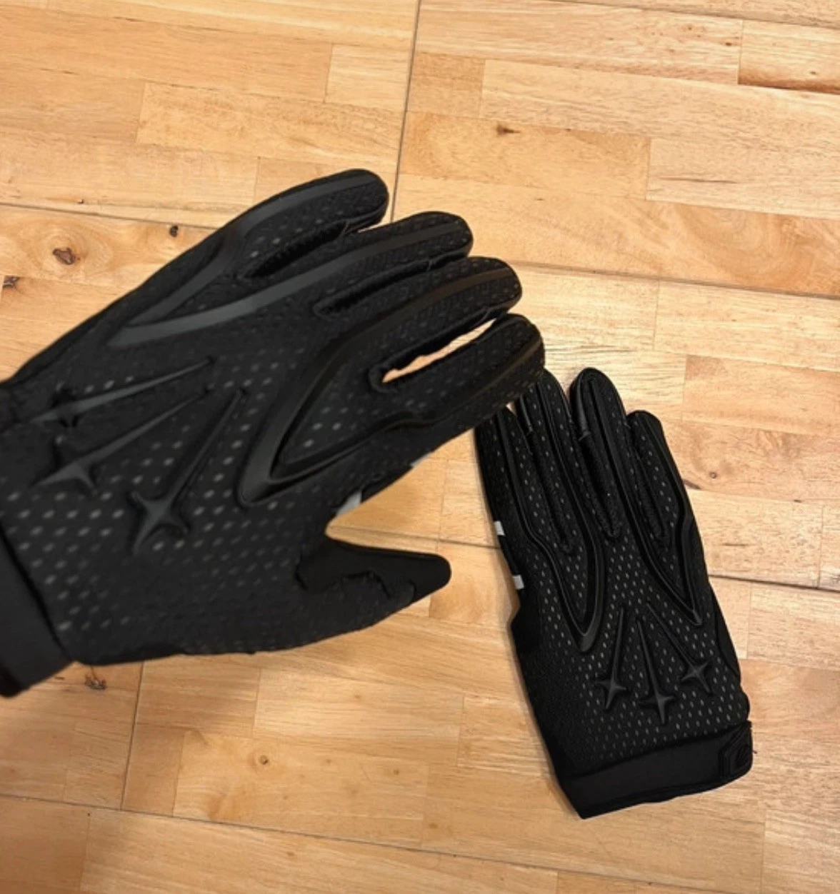 Nike Nocta x Drake Limited Black Reflective Gloves NEW FD2116 001