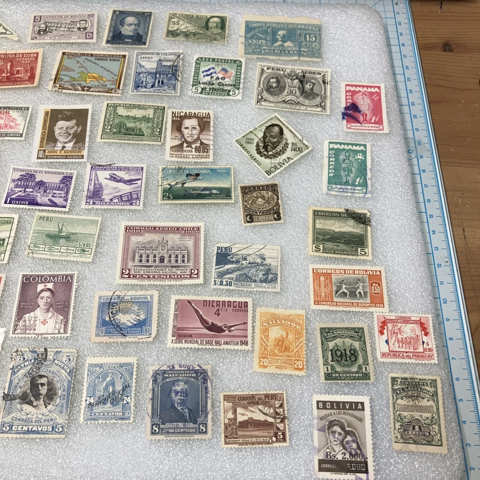 50 Antique Latin America/Islands Stamps, 1850-1950: Chile/Salvador/Panama etc. - Image 4 of 4