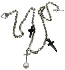 COLLANA DONNA GIROCOLLO CATENINA ALTERNATA A CROCI PUGNALI E PERLA FIRMATA KRIS.