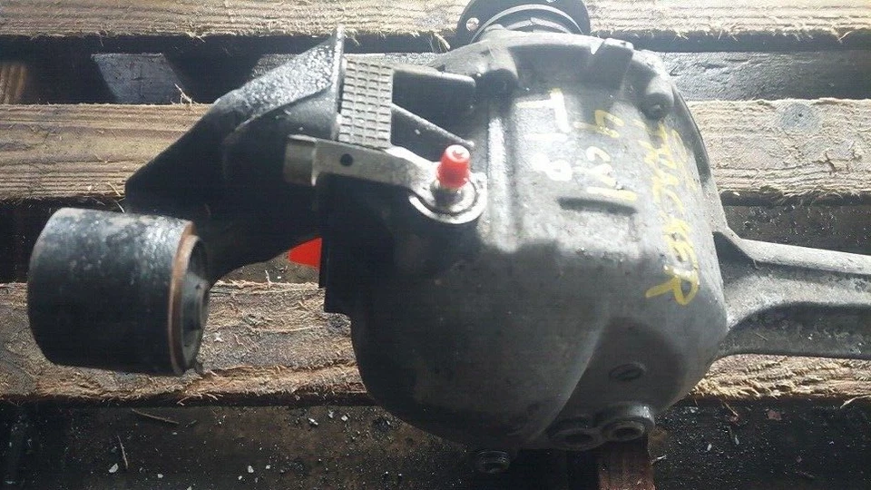 1999-2004 Chevrolet Tracker 2.0 A/T Front Axle Differential Carrier 4.88 Ratio - Image 2 of 3