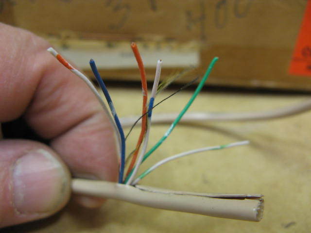 Câble de sécurité 6 conducteurs Blindé, gaine en Chlorure de polyvinyle PVC, 24 AWG, Blanc Retardant