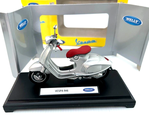 Vespa 946 Diecast Model 1:18 Welly Collection 2014 New in Box - Picture 4 of 8