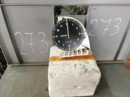 Uhr Zeituhr Zeit-Anzeige Kombiinstrument Tacho BMW E28 Quarz-Zeit 110910003001