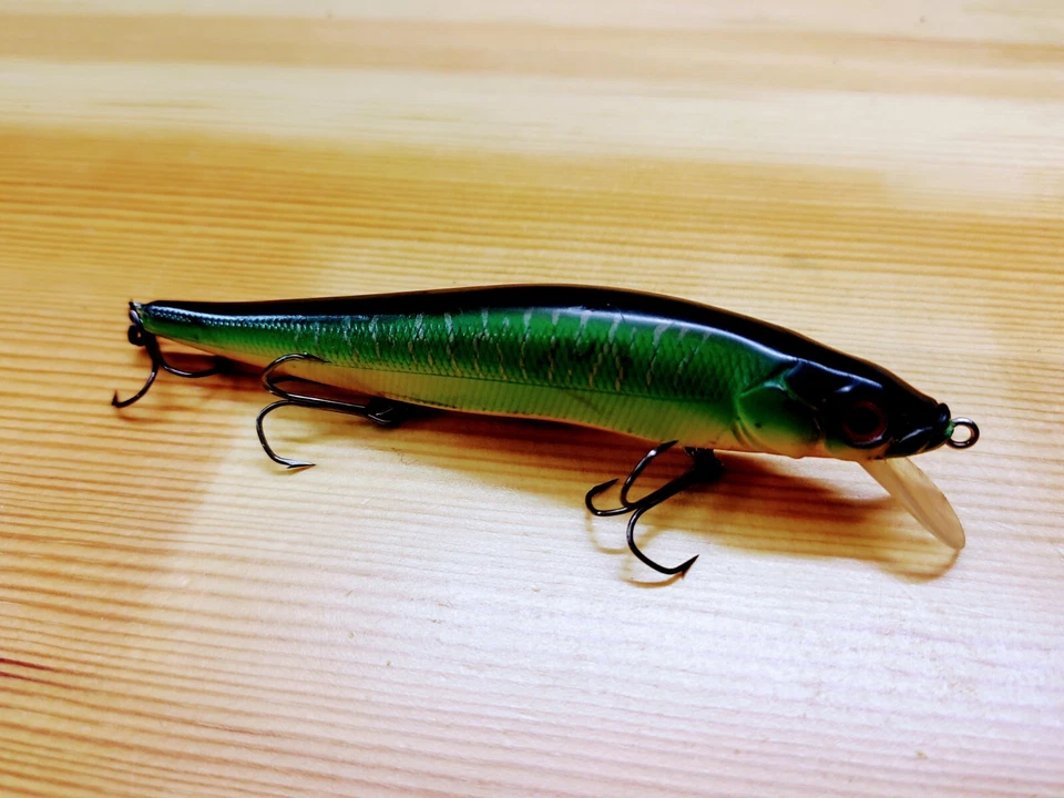 Megabass Vision Oneten Wobbler /110 mm./ Rarität für Sammler/Original von 2003./ - Bild 4 von 4