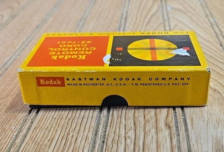 Kodak Remote Control Cord 25-Foot : For Kodak Electric 8 Camera's - Image 4 of 4