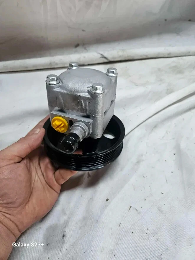 Bomba de dirección asistida con polea para 1999-2004 Volvo S60 C70 V70 XC70 S80 S70 Foto 2 de 4