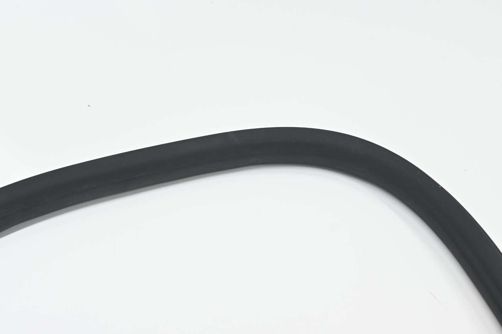 ⭐ 14-20 Maserati Ghibli Quattr Rear Left Weatherstrip Rubber Gasket Seal Oem