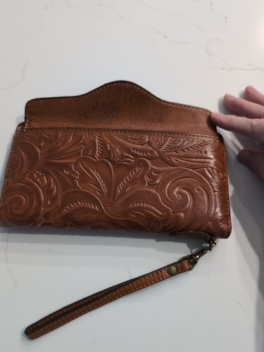 Patricia Nash Geldbörse Kalbsleder braun verziertes Leder Magnetverschluss Taschen a27 - Bild 2 von 13