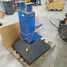Quantum Feeder Systems 1CBFT Hopper, 115V, 60Hz, 5 Amp, 28" x 28" Chute - USED