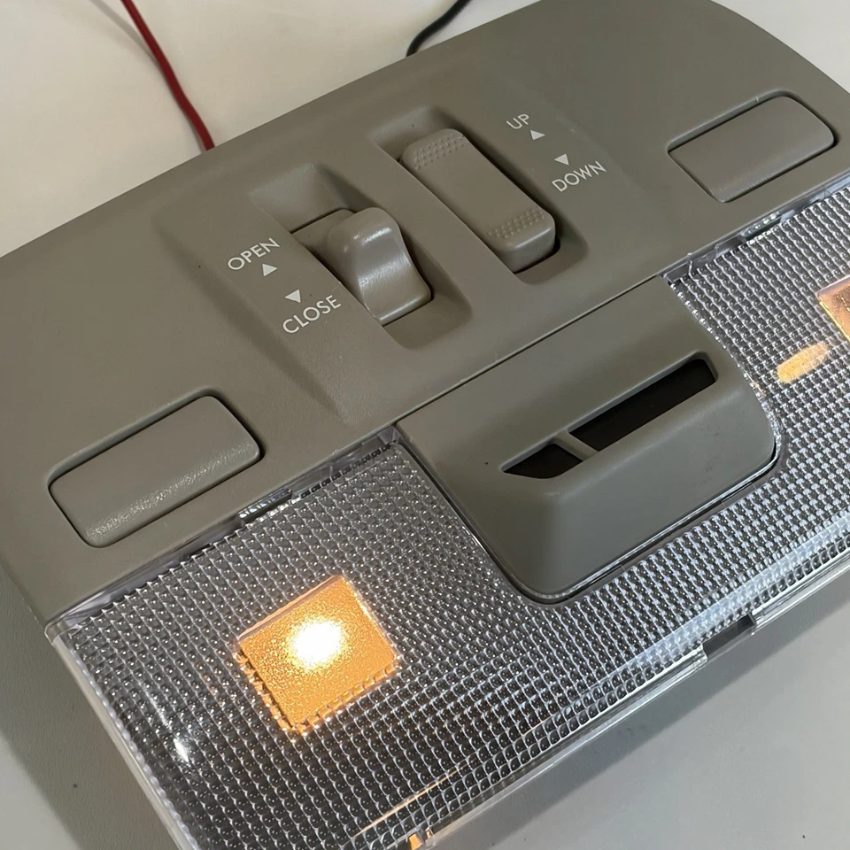 2005-2009 Subaru Legacy Overhead Console Dome Light Interior Map Lamp VC12-006 - Image 2 of 4