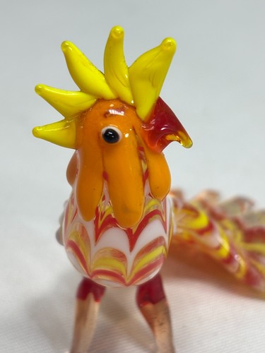 Figura de cacatúa soplada a mano, loro rojo, amarillo, naranja vidrio miniatura PERFECTA - Imagen 4 de 7