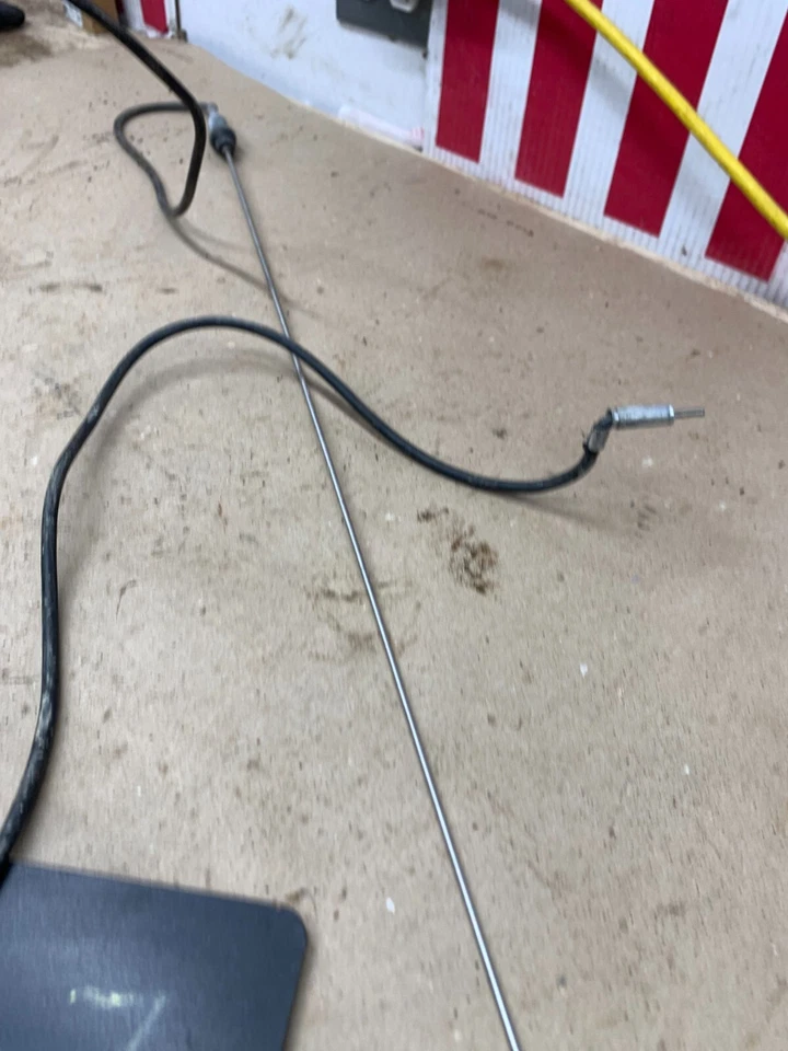 1973 1979 F100 F150 F250 F350 BRONCO ANTENA TUBO Y CABLEADO CABLES AM FM usado Foto 3 de 4