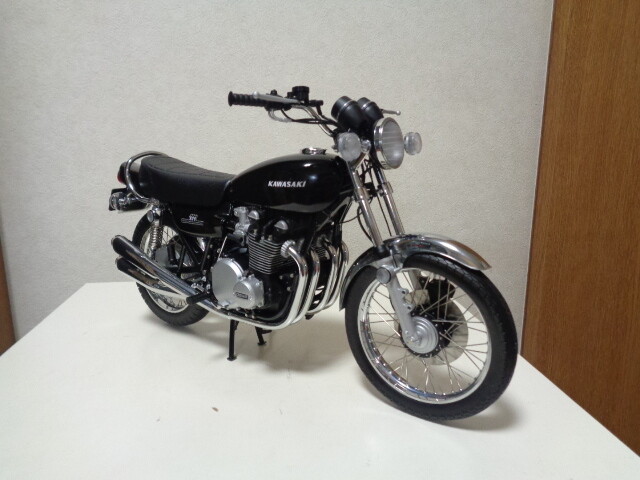1/6 Autoart Kawasaki 900 Super Four Z1 Limited Black Version 1/6 Autoart Kawasaki 900 Super Four Z1 Limited Black Version