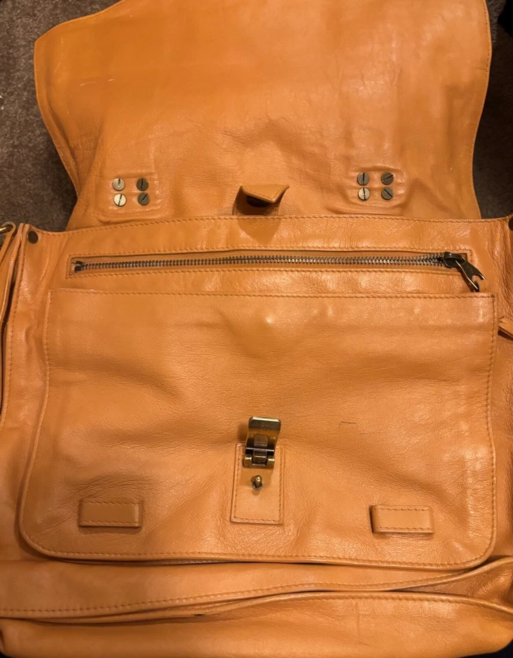 Bolso de mano italiano Proenza Schouler de cuero con correa para el hombro Foto 4 de 4