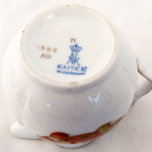 FRUITS by Kaiser Dubarry Shape Creamer 4.2" tall made inGermany NEW NEVER USED - Picture 2 of 2