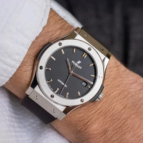 Hublot — Hublot Classic Fusion Titanium 42mm - 542.NX.1171.RX