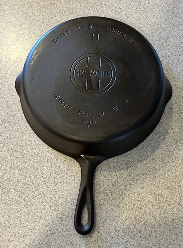 Vintage Griswold #9 710B Cast Iron Skillet 1930-39 Large Block Logo Seasoned