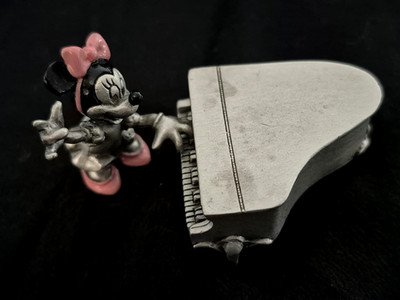 Hudson Pewter Disney Minnie Mouse Playing Piano Figurine #5474 Barnyard Symphony